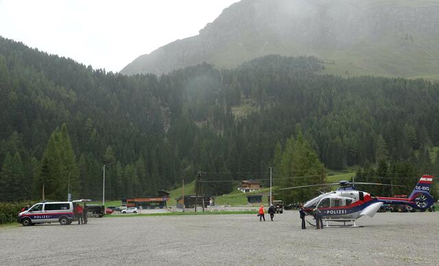 Die Bergrettung Tux, die Wasserrettung und der Polizeihubschrauber waren in Tux bei der Rettung von Teilnehmern einer Canyoningtour im Einsatz.  | Foto: zoom.tirol