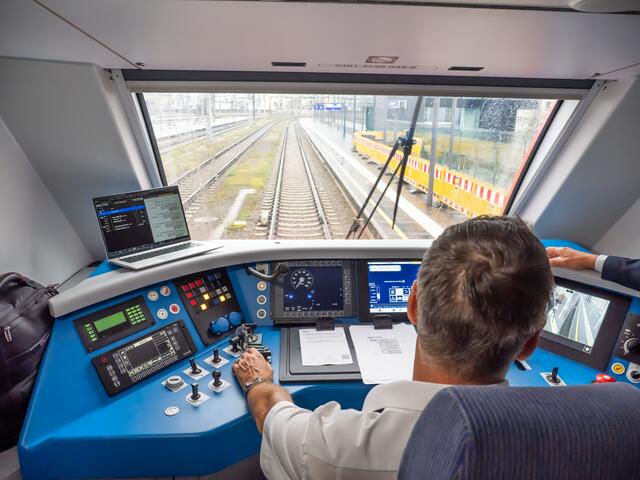 Die ersten der neuen, vierteiligen Cityjet Desiro ML Züge von Siemens Mobility Austria gingen heute in Salzburg Betrieb. | Foto: ÖBB Georg Pölzleitner