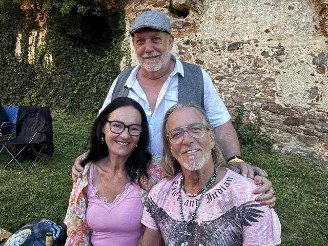 Harry Ungar mit Melitta und Harry Heiß | Foto: Martina Schweller