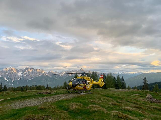 Der 43-jährige Mountainbiker legte trotz schwerer Verletzung noch ein Stück zu Fuß zurück, ehe er vom Notarzthubschrauber geborgen und ins Spital Lienz transportiert wurde. Archivfoto | Foto: ÖAMTC
