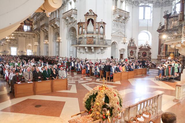 Der Festgottesdienst im Salzburger Dom. | Foto: Land Salzburg/Franz Neumayr