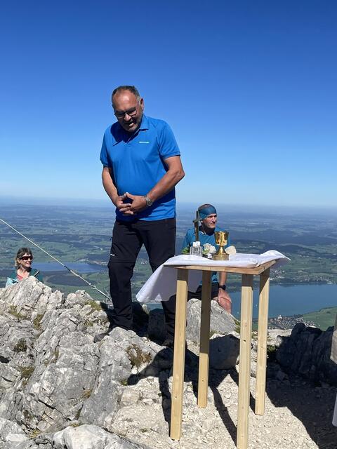Bgm. Karl Köck kam ebenfalls zur Feierlichkeit auf den Gipfel. | Foto: Andreas Inwinkl