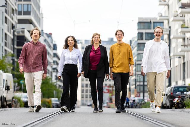 Das neue Quartiersmanagement-Team unter der Leitung von Andrea Mann (m.) übernimmt die Entwicklung des Nordbahnviertels und setzt auf Gemeinschaftsförderung sowie Belebung der Geschäftsstraßen. | Foto: Robert Fritz