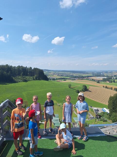Die Skispringer von morgen in Höhnhart. | Foto: Gemeinde Höhnhart
