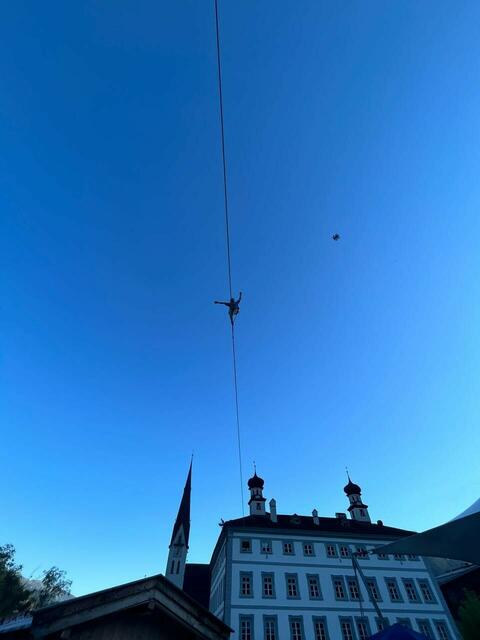 Kemeter Mich beim Überqueren der Highline | Foto: ClimbingZoo