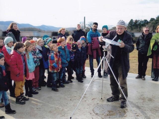 Die Kinderführungen mit Franz Vrabec sind besonders beliebt. | Foto: Österreichischer Astronomischer Verein