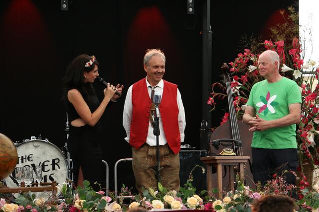Moderatorin Anja Zalar (l.) von ORF Steiermark moderierte die "Blooming Days" in Laßnitzhöhe. | Foto: Gemeinde