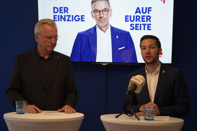 GR Rudi Federspiel und GR Fabian Walch bei der Pressekonferenz | Foto: FPÖ