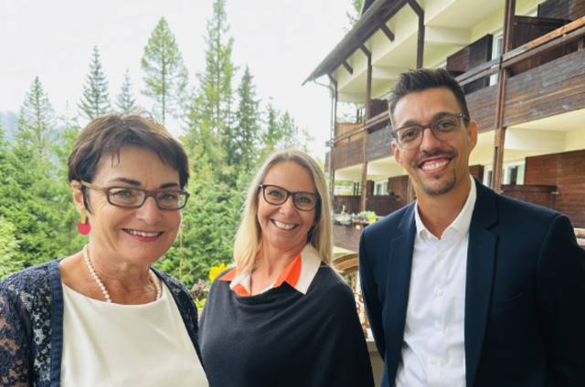 Auch Landesrätin Beate Prettner kam der Einladung auf die Flattnitz nach und machte sich ein Bild vom Therapiezentrum Eisenhut. | Foto: Revita GmbH