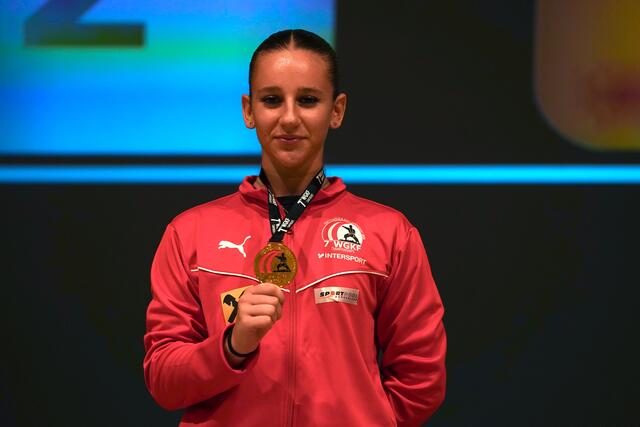 Weltranglisten Erste Tamara Lehner bei der Siegerehrung | Foto: Frieways Karateklub