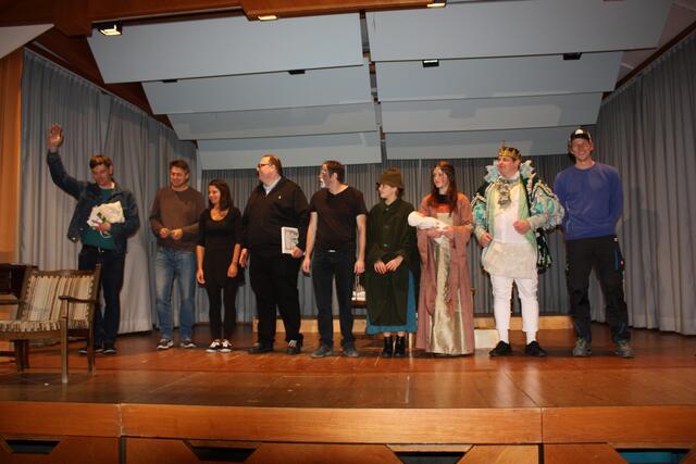 Der Premierenabend der Theatergruppe Stanzach war ein voller Erfolg. | Foto: Theatergruppe Stanzach