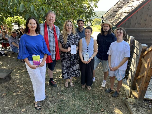 Begeisterten mit ihren Büchern die Leserschaft: Elke Steiner, Organisator Horst Horvath (edition lex liszt 12), Katrin Bernhardt, Wolfgang Millendorfer, Sanja Abramović, Thomas Hofer, Konstantin Milena Vlasich | Foto: edition lex liszt 12