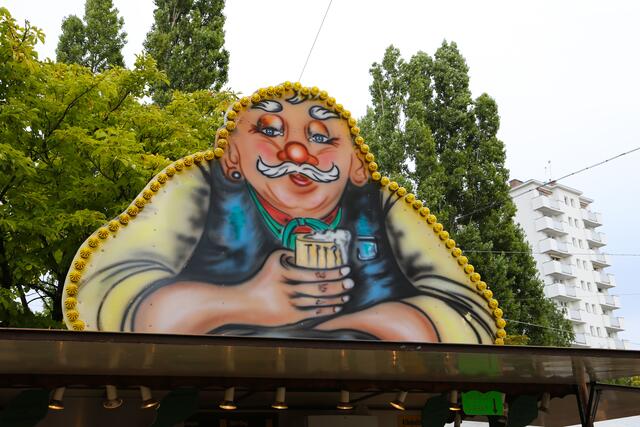 Von 20. bis 22. September findet der traditionelle Ottakringer Kirtag vor der Kirche Alt-Ottakring statt. (Archiv) | Foto: Anna Dobnik