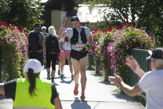 Knapp 50 Minuten später nach dem Sieger, dem Norweger Erland Eldrup, kam Matthias Naglmayr  aus Gastein sichtlich erfreut auf der Langdistanz ins Ziel. | Foto: adidas