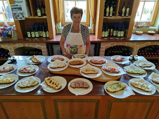 Renate beim Verkauf | Foto: Gertrude Hofstetter