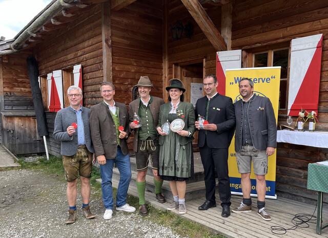 Sieger Schuss auf Ehrenscheibe: vlnr: Leonhard Taferner, Wolfgang Moser, Maximilian Gruber, Siegerin Oberschützenmeisterin Sandra Etschbacher, Andreas Gautsch und LC Lungau Präsident Gerald Bogensperger | Foto: Lionsclub Lungau