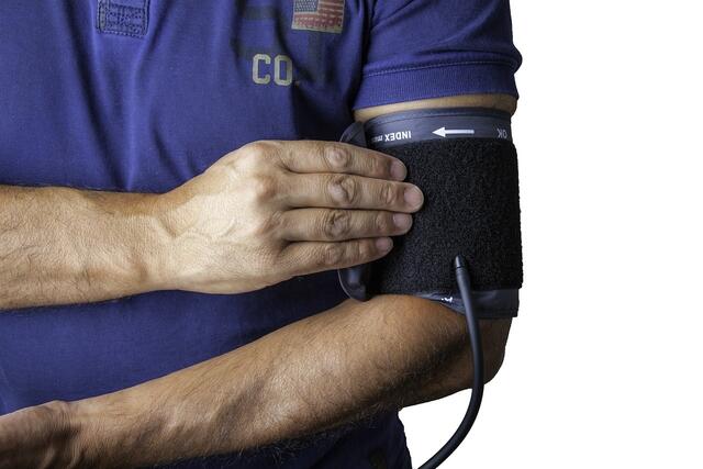 In einigen Fällen konnten durch den Gesundheitscheck bei der Blutplasmaspende gesundheitliche Probleme frühzeitig erkannt und die Spenderinnen und Spender zur weiteren Abklärung an Fachärzte verwiesen werden. (Symbolbild) | Foto: pixabay.com
