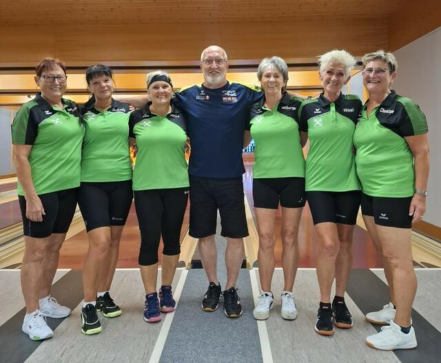 Margarete Halbmaier, Michaela Falkensteiner, Monika Rabl, Mannschaftsführer Harald Rabl, Notburga Sandler, Rosa Kerschner und Christine Gansch | Foto: KV Mank