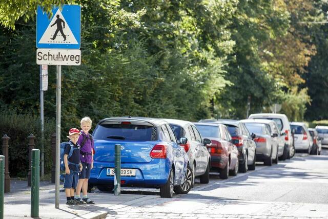 Der ÖAMTC klärt auf, wie der Verkehr rund um Schulen mit Schulstraßen und Co. sicher gestaltet werden kann und worauf Eltern achten sollten. | Foto: ARBÖ