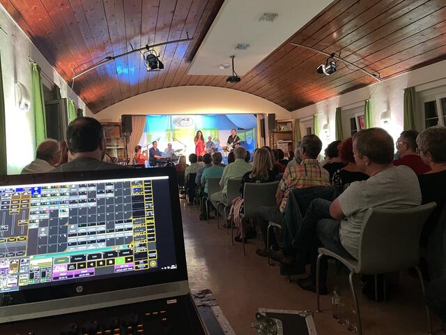 Einzigartig ist das Ambiente im Gefolgschaftsraum des Kirchdorfer Zementwerkes bei den regelmäßigen "KiZ"-Konzerten. | Foto: Staudinger