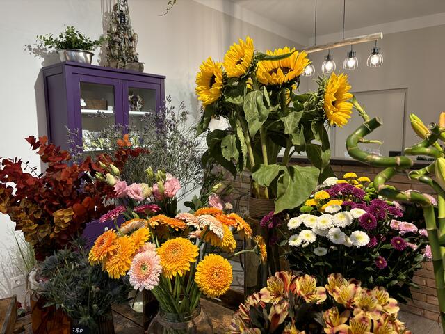Das Angebot des Blumenladens in Zurndorf ist vielfältig und bunt. | Foto: Beate Wurm