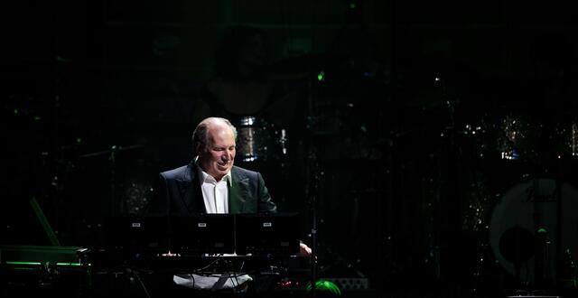 Der weltbekannte Filmmusik-Komponist Hans Zimmer wird am 8. November 2025 im Rahmen seiner Tour "Hans Zimmer Live: The Next Level" in der Wiener Stadthalle auftreten. | Foto:  Fabian Strauch / dpa / picturedesk.com