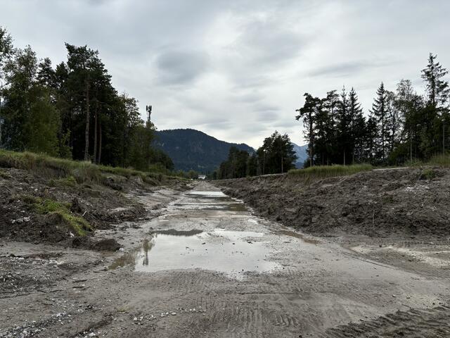Und so schaut der trockengelegte Kanal derzeit aus. | Foto: Reichel