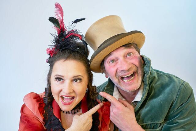 Julia Agnes Redl und Bernd Sracnik, die beiden Hauptdarsteller in "Frühere Verhältnisse" | Foto: Matthias Schweyer