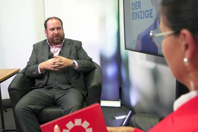 Christoph Haselmayer über "Covid 19, den unsichtbaren Feind". | Foto: MeinBezirk