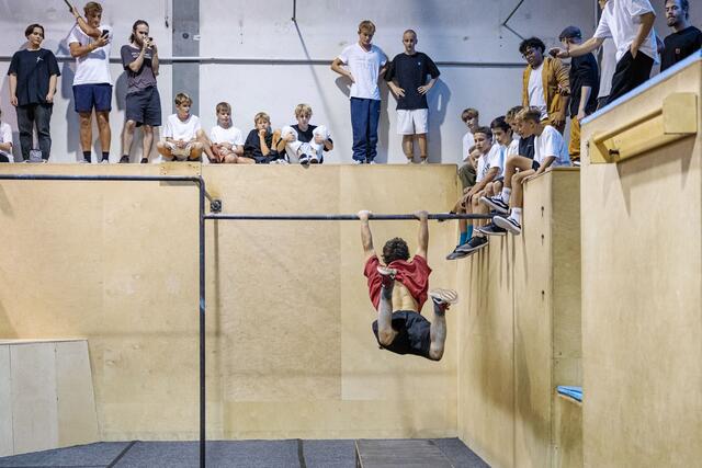 Ob jung oder alt, jeder findet in der 4 Elements Academy seinen Platz, um gemeinsam unter professioneller Anleitung zu trainieren. | Foto: Paul Weber