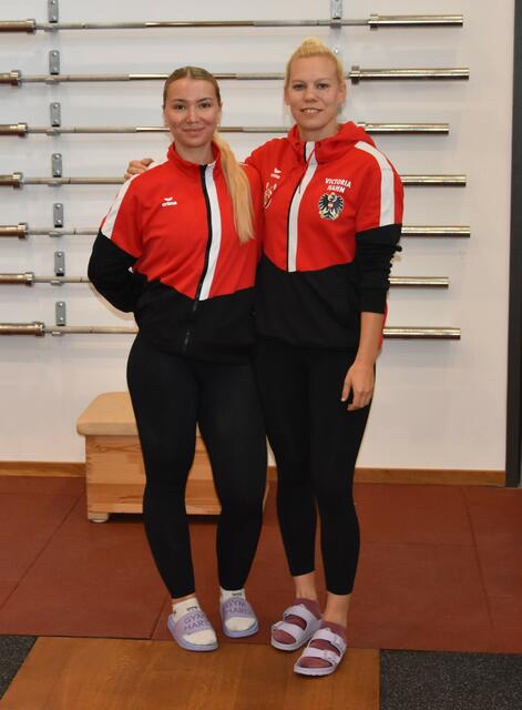 Lena Raidel mit Bundestrainerin Vici Hahn.

Foto. Conny Högg | Foto: Conny Högg