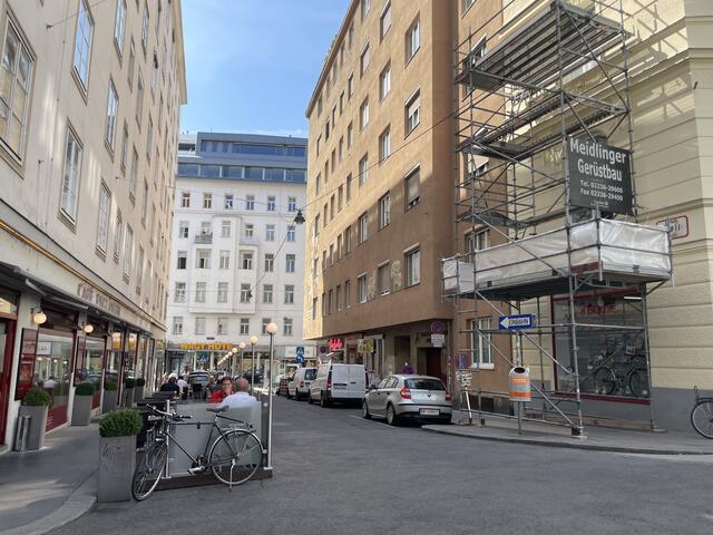 Eine Umgestaltung in der Postgasse wurde bereits vor Langem angekündigt. Der Baustart hat sich aus verschiedenen Gründen, wie der langen Baustelle vor der alten Post, verzögert. | Foto: Teischl/ MeinBezirk
