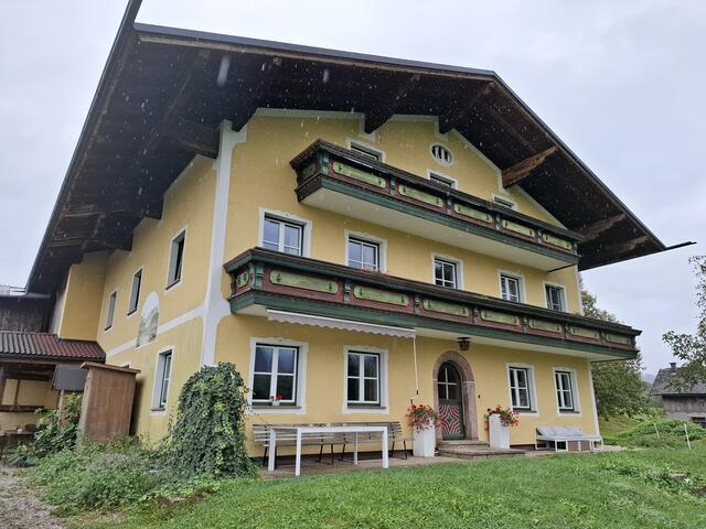 Der Fürstenhof in Kuchl von Maria und Niki Rettenbacher. 