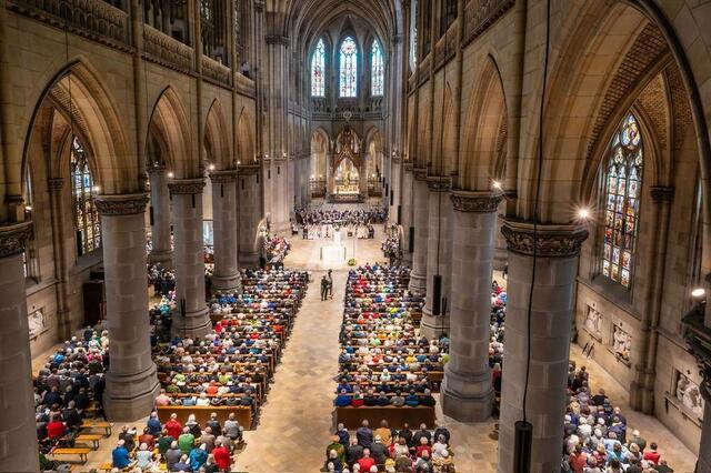 Mehr als 3.000 Seniorinnen und Senioren füllten den Linzer Mariendom anlässlich der Bundes- und Landeswallfahrt des Seniorenbundes.