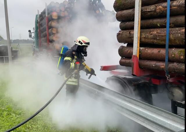 Die Feuerwehr Kramsach konnten den Brand rasch unter Kontrolle bringen. | Foto: zoom.tirol