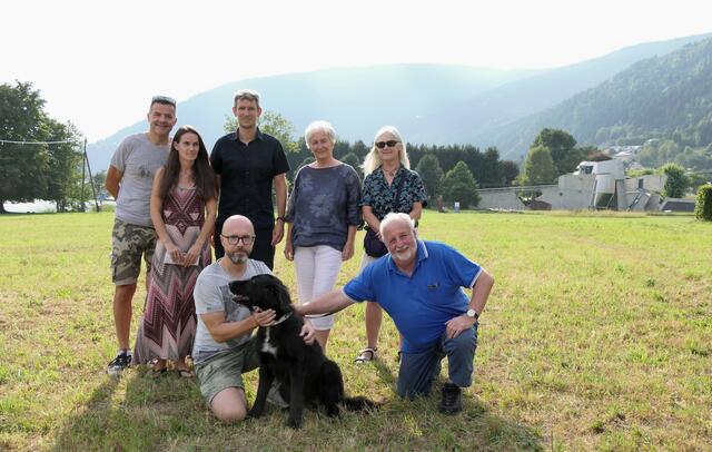 Die Bürgerinitiative lädt zum Protest auf die Steinhaus-Wiese. | Foto: Privat