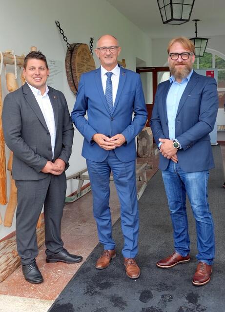 Bgm. Jorgo Chrysochoidis, LH Anton Mattle und Kulturreferent und Kulturhausleiter Robert Krug. | Foto: Alois Krug