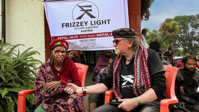"Hilfe für Menschen mit Behinderung, Lepra - Hautkrebskranke, wir schauen nicht weg." | Foto: Frizzey Light