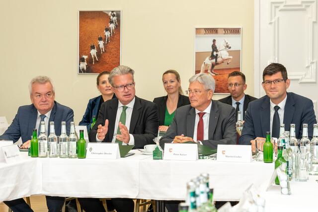 Auf Schloss Piber wurden von den Landesregierungen acht Leitanträge beschlossen. | Foto: Land Steiermark/Binder