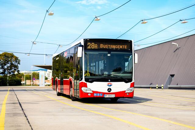 Seit Anfang September sorgt die neue Linie 28A für eine bessere Verbindung zwischen Floridsdorf und der Donaustadt.  | Foto: Simon Wöhrer/Wiener Linien