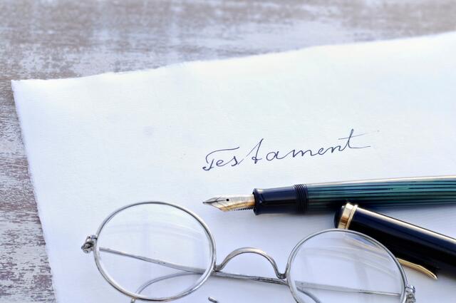 Knapp jede dritte Steirerin beziehungsweise jeder dritte Steirer gab bei der Umfrage an, bereits ein Testament verfasst zu haben. | Foto: reinhard sester.stock.adobe.com