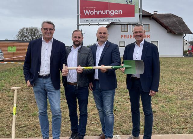 Den Startschuss für den Bau gaben OSG-Obmann Alfred Kollar, Vizebürgermeister Wolfgang Decker, Bürgermeister Mario Trinkl und Architekt Klaus Richter (von links). | Foto: OSG