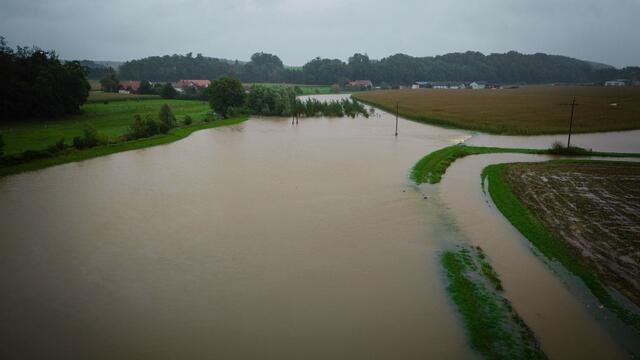 Wasserstand Neukirchen an der Enknach. (14. September, ca. 10.30 Uhr) | Foto: Scharinger