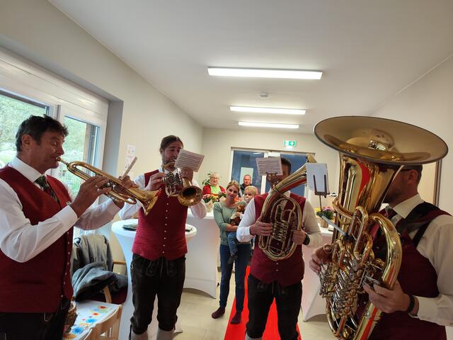 Musikalisch umrahmt von vier Bläsern des Musikvereins St. Stefan ob Stainz. | Foto: Birgit Lichtenberger