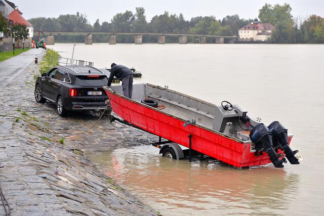 Hochwasser-Vorbereitungen in Schärding. | Foto: Manfred Fesl