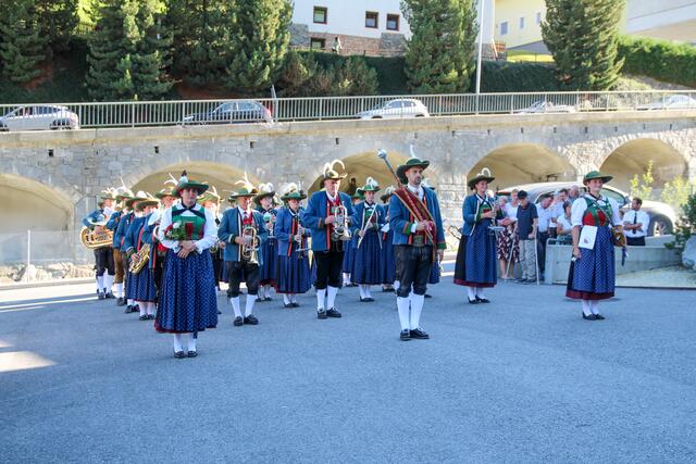 Landesüblicher Empfang vor dem Mehrzwecksaal Sellrain | Foto: Fotos: LFV/Florian Jäger