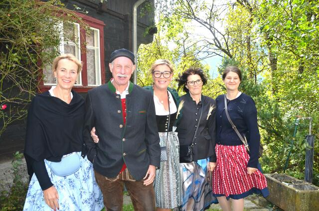 GR Jeanette Kapeller, Musiker Christian Hohenbergerm Tina Abgela Berger, Gertraud Pacher und Corinna Haas