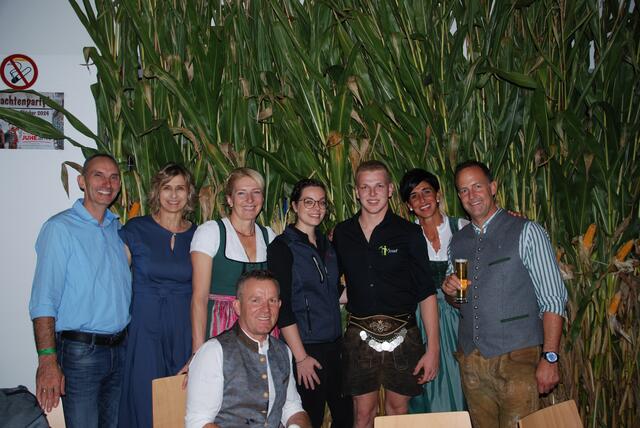 Geli Walters Volles Haus beim Milser Jungbauernball: Von Zillertal Power bis ...