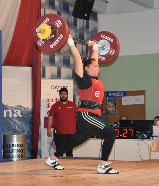 Iris Fischer (Innviertel II) mit 78 kg Stoßen.

Foto: Conny Högg 