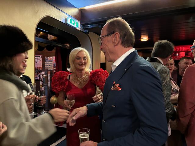 Riki und Albert Vogl begüßten zahlreiche Gäste beim Lorber. | Foto: Almer